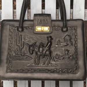 Amazing purse with southwest embossed designs.